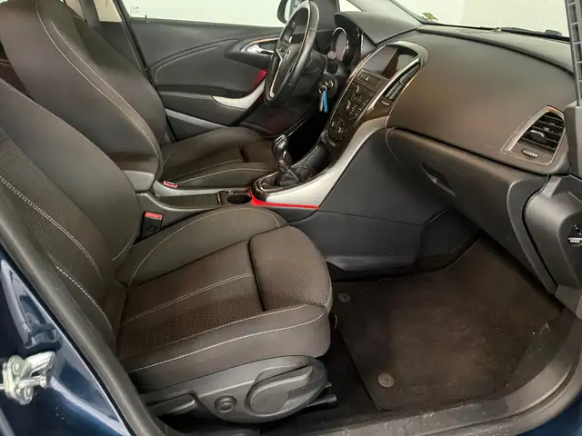 Opel Astra view 13