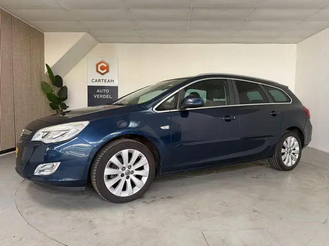 2012 Opel Astra in Blue for sale