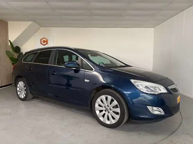 Opel Astra view 9