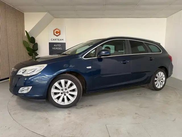 Opel Astra view 4