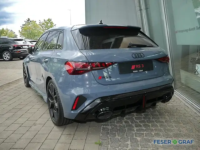 Audi RS3 view 3