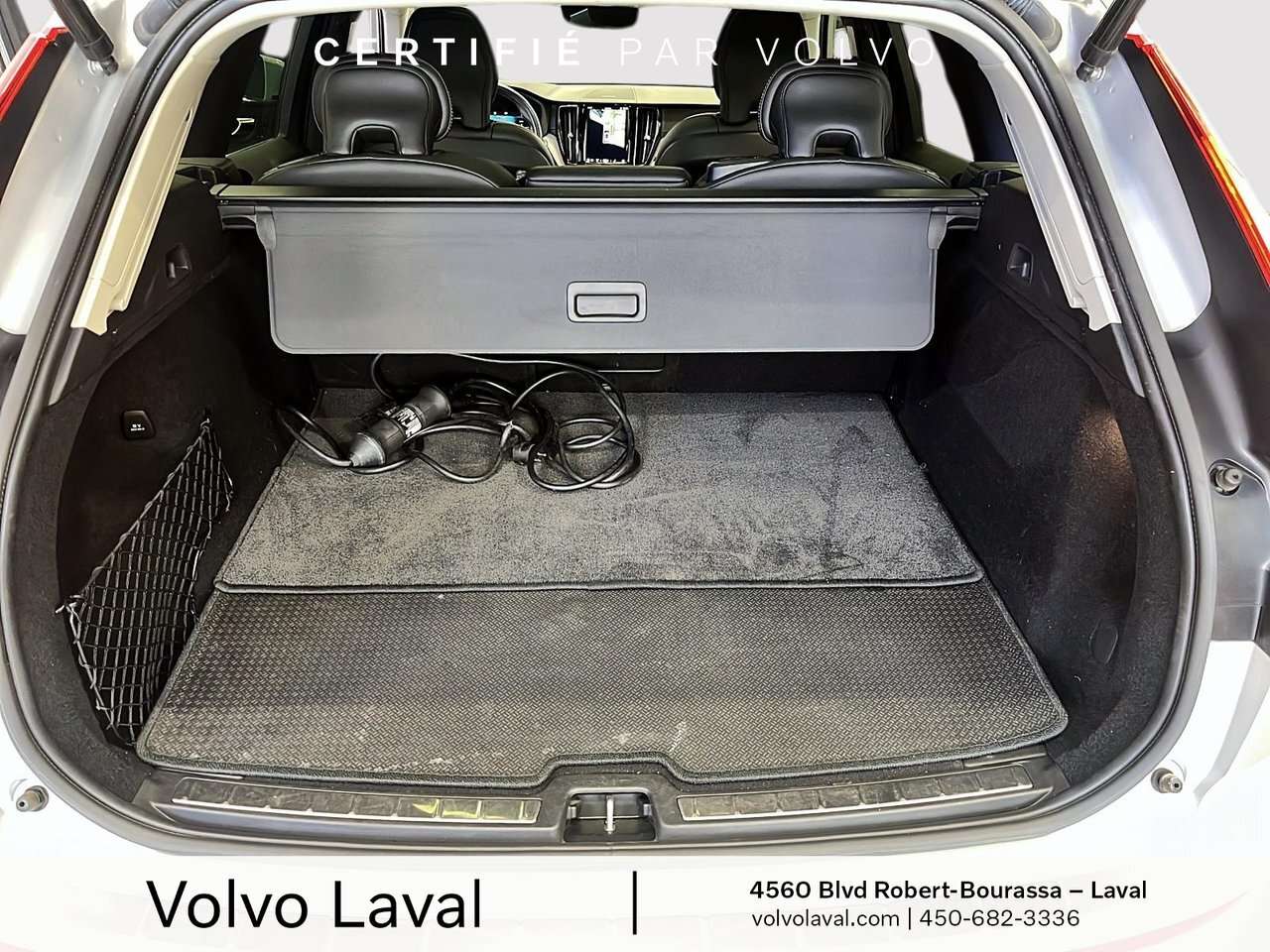 2022 Volvo XC60 Inscription XC60 Recharge Inscription, T8 AWD plug thumb 22