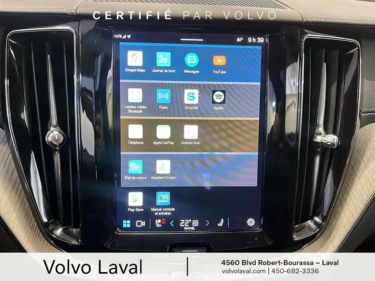 2022 Volvo XC60 Inscription XC60 Recharge Inscription, T8 AWD plug thumb 17