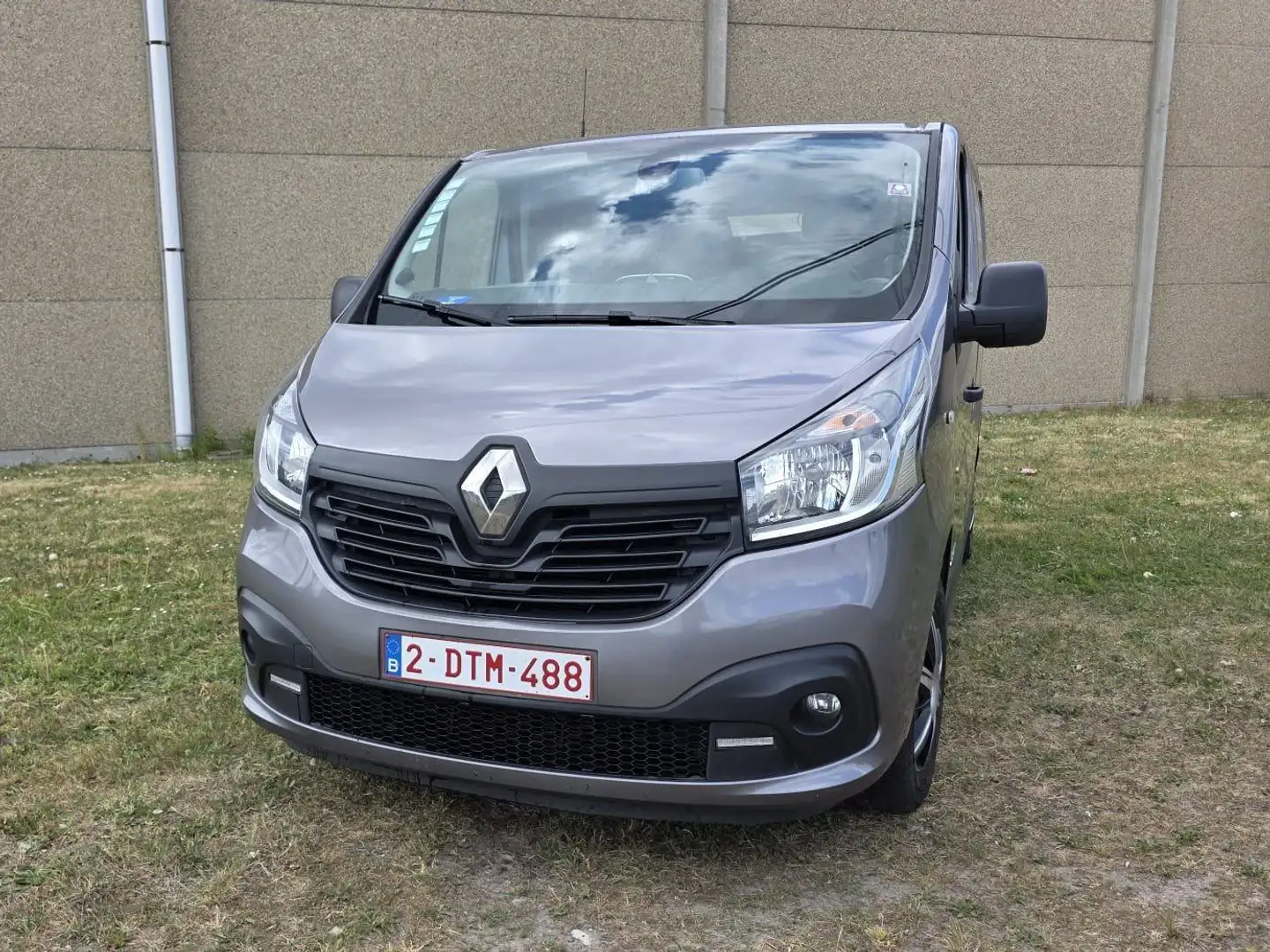 Renault Trafic Trafic ENERGY dCi 145 L1H1 Komfort Bi Turbo-cruise Grijs - 2