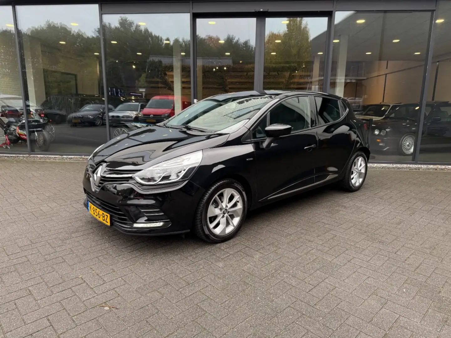 Renault Clio 0.9 TCE Limited,Navi,Clima,Cruise,Keyless,Stoelver Schwarz - 1