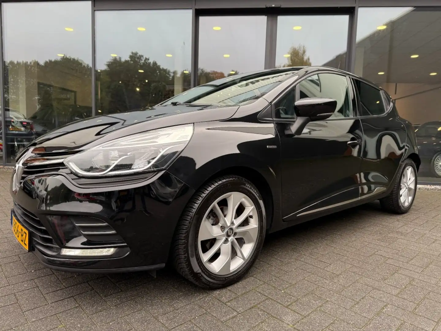 Renault Clio 0.9 TCE Limited,Navi,Clima,Cruise,Keyless,Stoelver Schwarz - 2