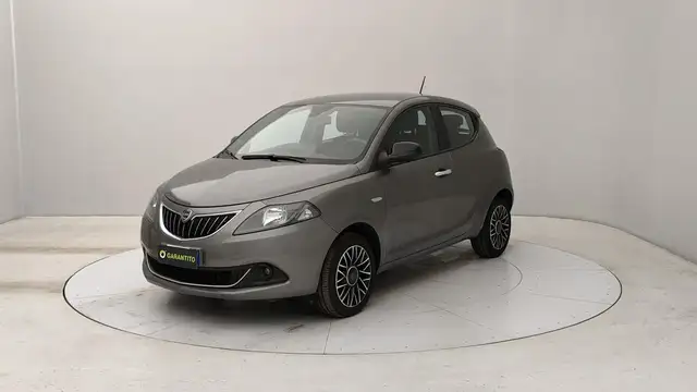 Lancia Ypsilon 1.0 firefly hybrid Platino s&s 70cv