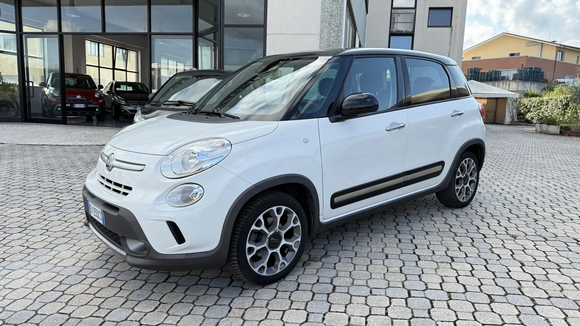 Fiat 500L 500L 2012 0.9 t.air Trekking 105cv Ok NeoPatentati Bianco - 1