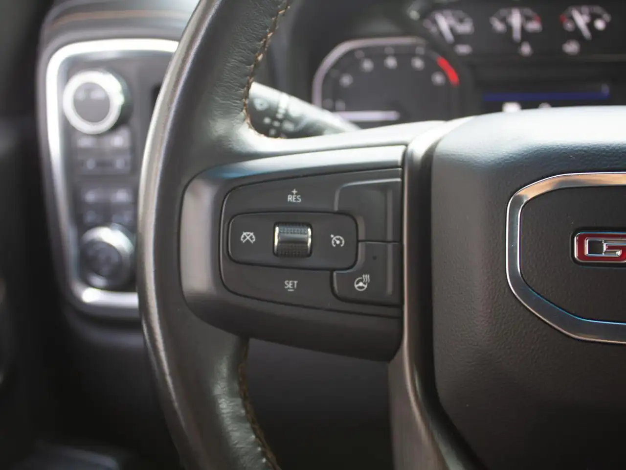 GMC 1500 снимка GMC 1500