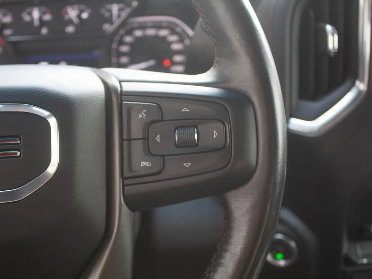 GMC 1500 снимка GMC 1500