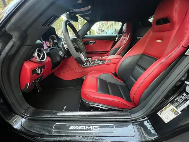 Mercedes-Benz SLS view 14