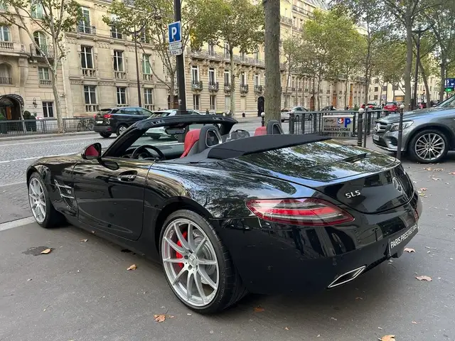 Mercedes-Benz SLS view 10