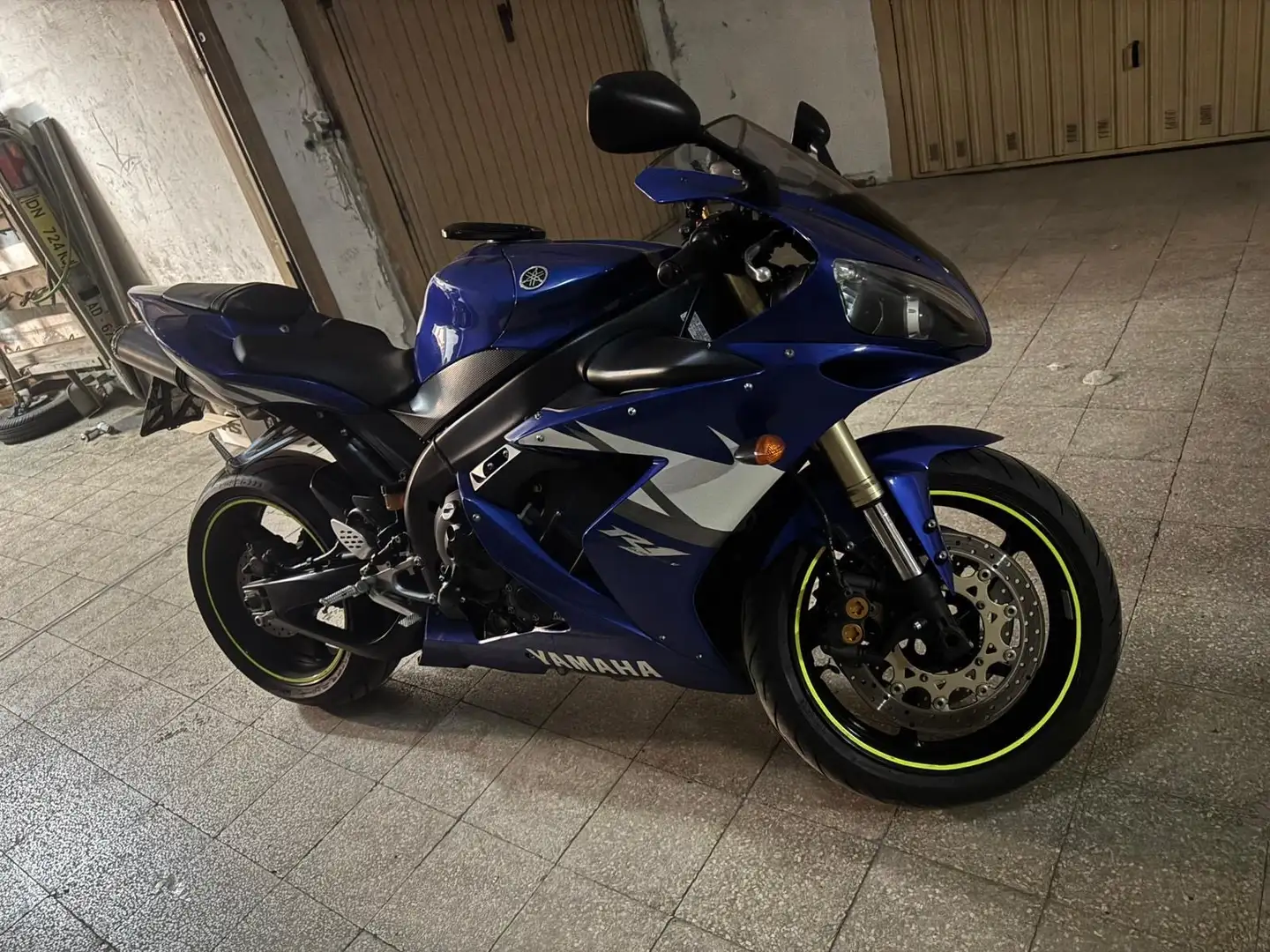 Yamaha YZF 1000 - 1