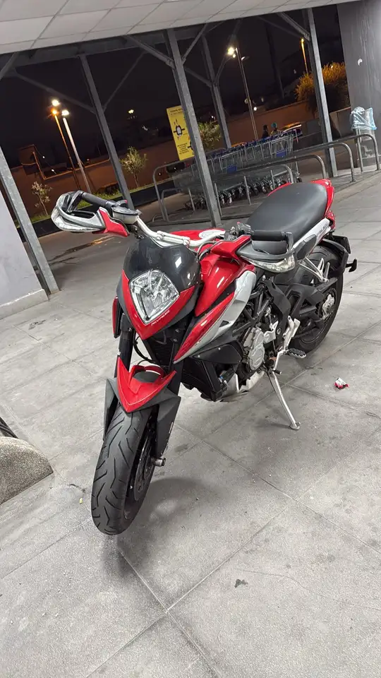 MV Agusta Rivale 800