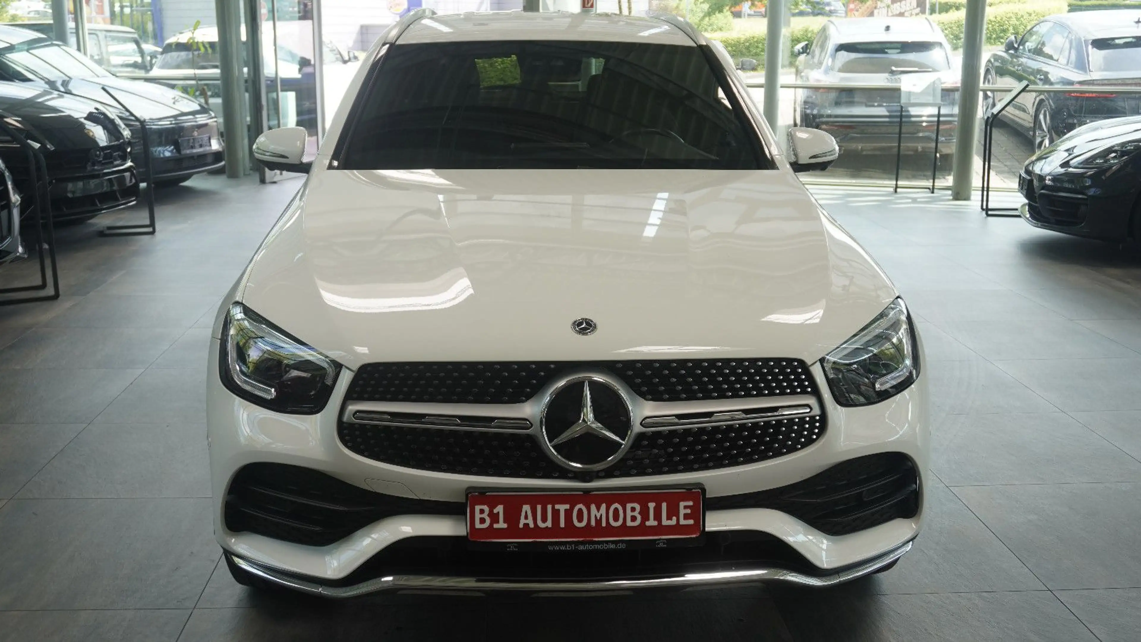 Mercedes-Benz GLC 220 d 4Matic*AMG*AHK*STHZ*VIRTUAL*SOUND — photo 2