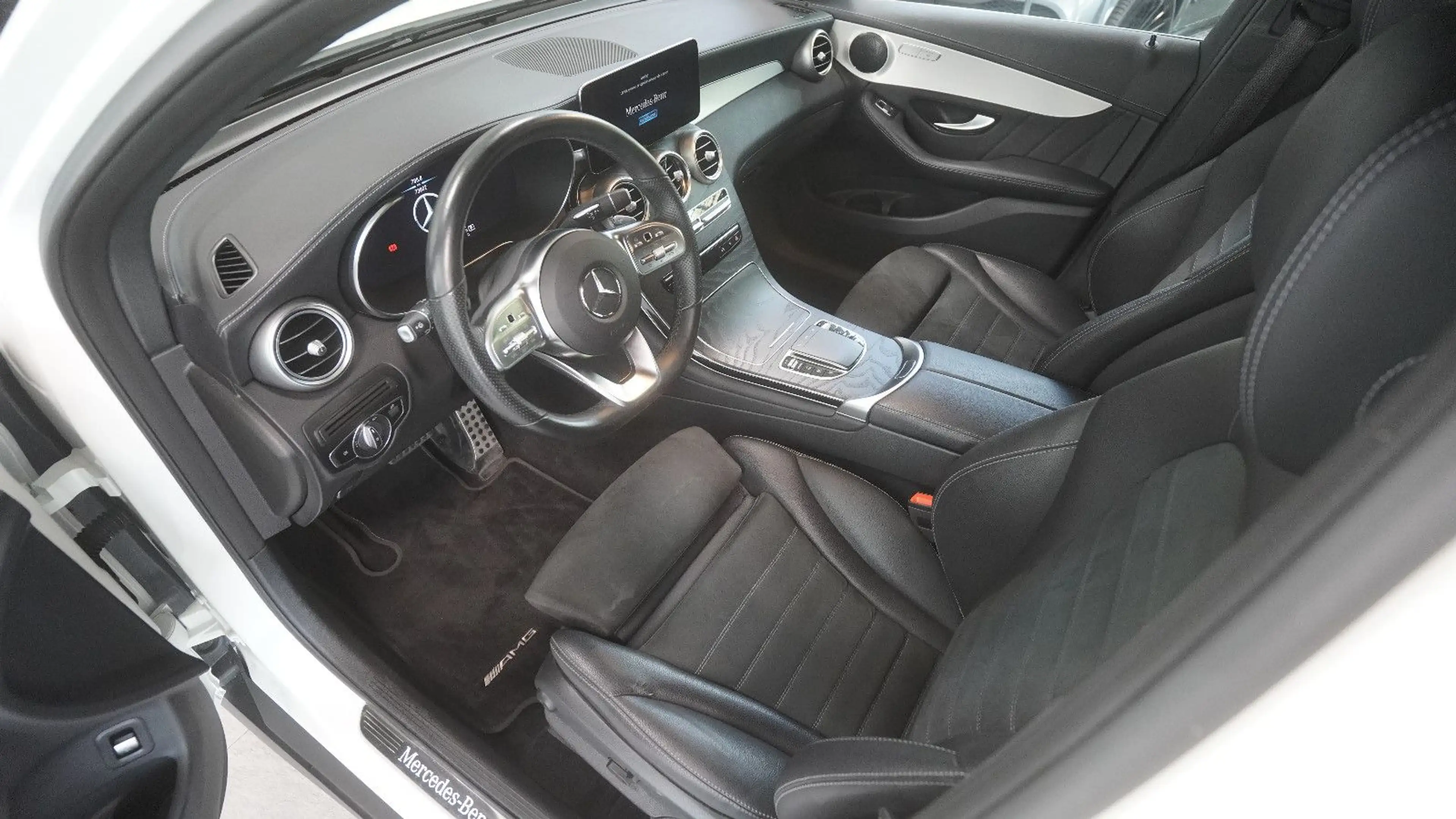 Mercedes-Benz GLC 220 d 4Matic*AMG*AHK*STHZ*VIRTUAL*SOUND — photo 9
