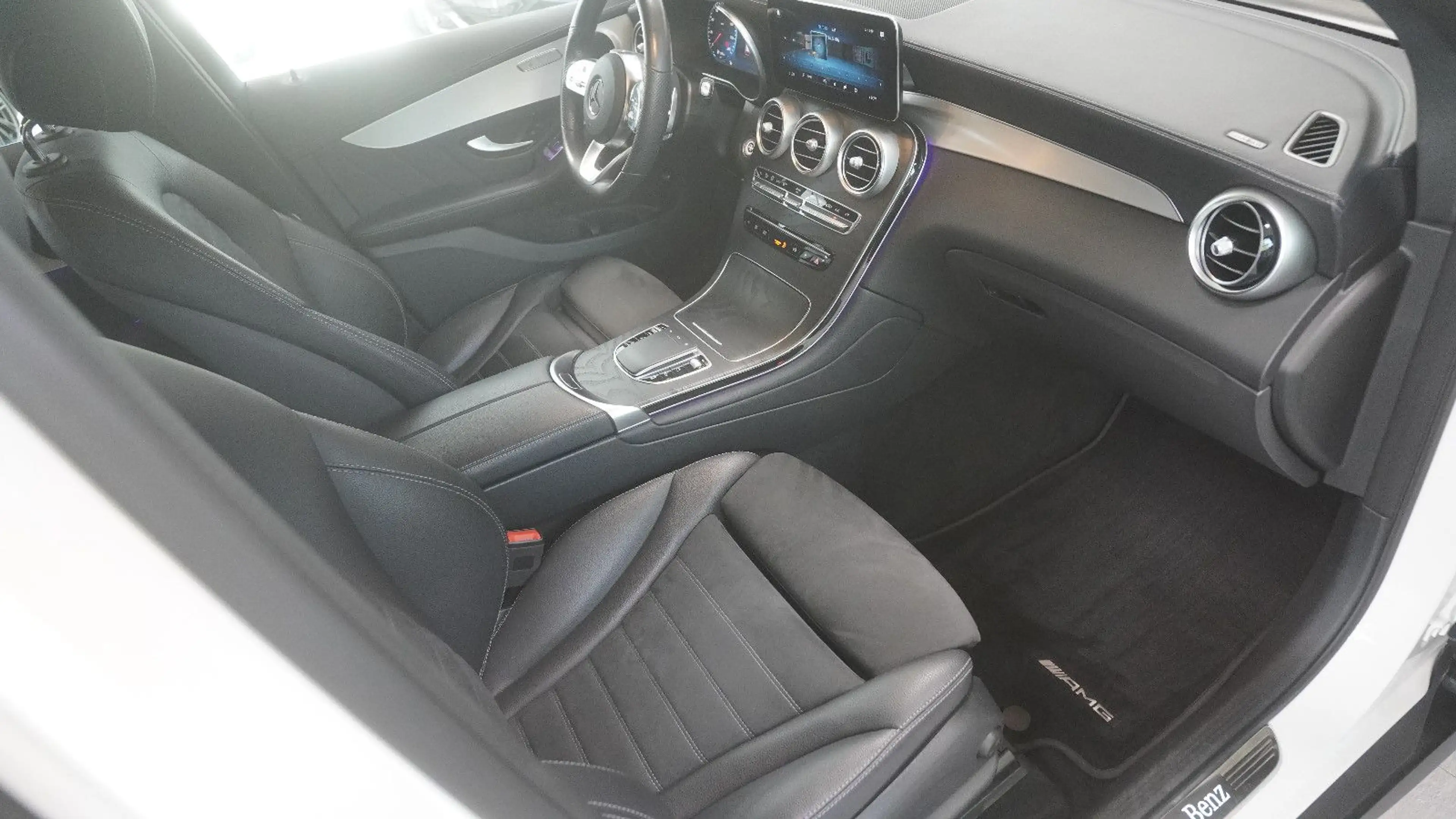Mercedes-Benz GLC 220 d 4Matic*AMG*AHK*STHZ*VIRTUAL*SOUND — photo 13
