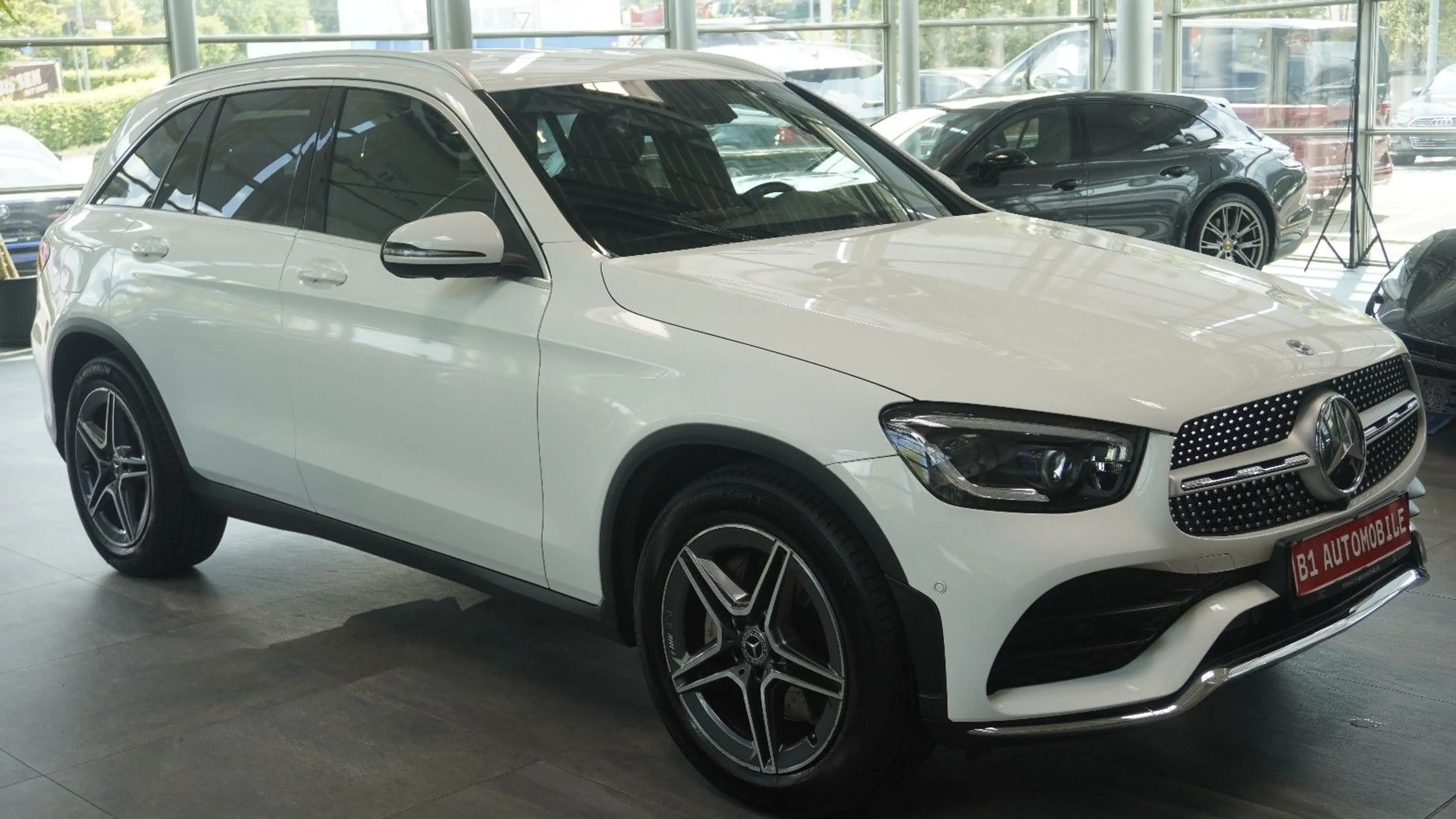Mercedes-Benz GLC 220 d 4Matic*AMG*AHK*STHZ*VIRTUAL*SOUND — photo 3