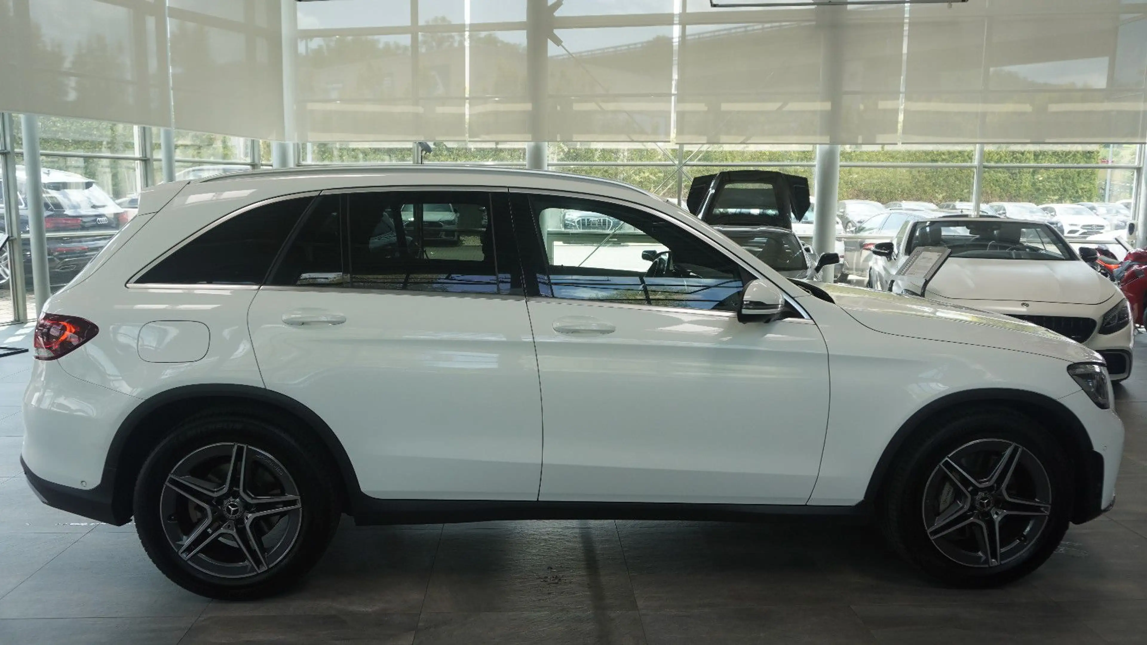 Mercedes-Benz GLC 220 d 4Matic*AMG*AHK*STHZ*VIRTUAL*SOUND — photo 4