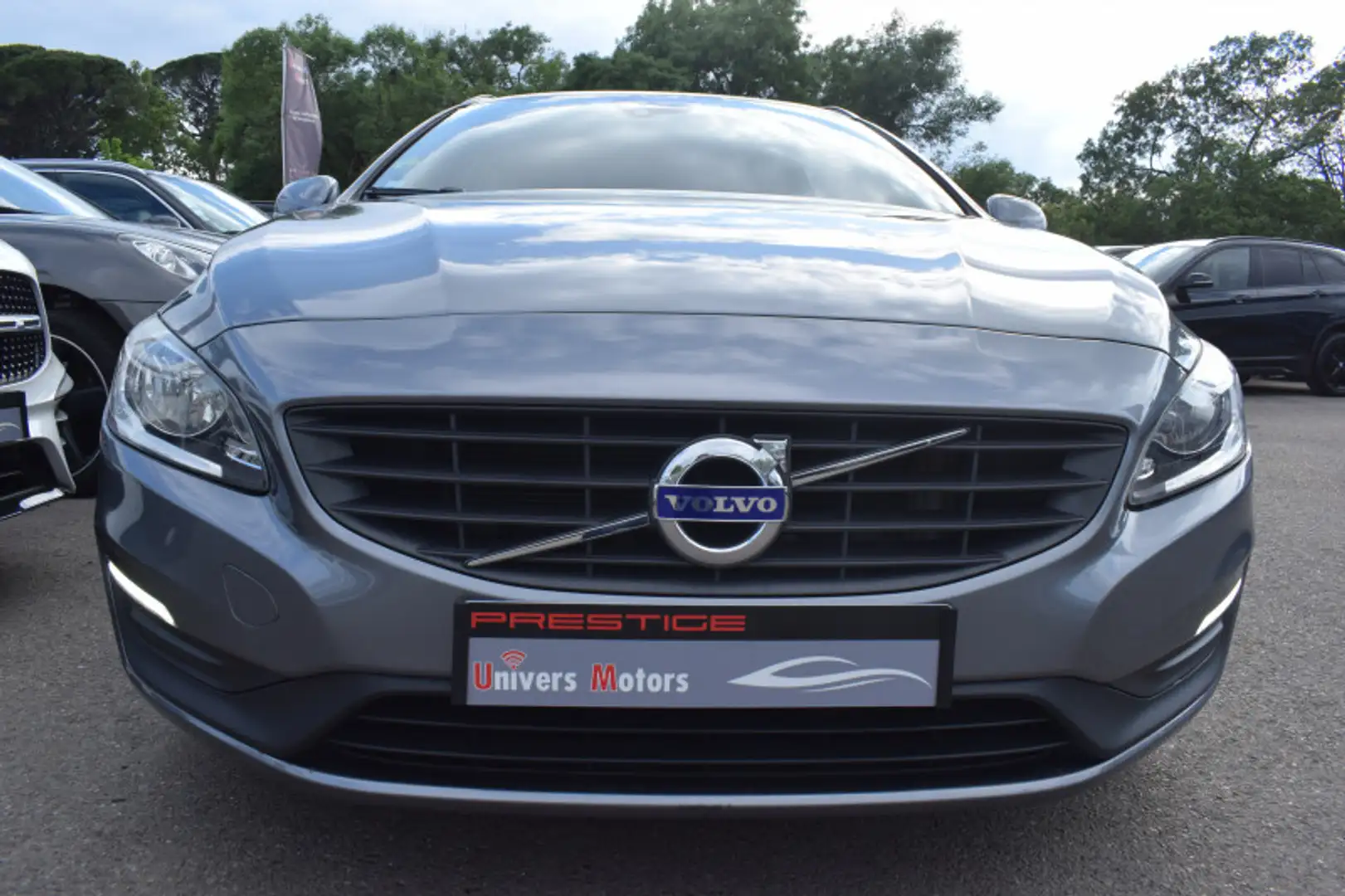 Volvo V60 D2 120CH MOMENTUM BUSINESS - 1