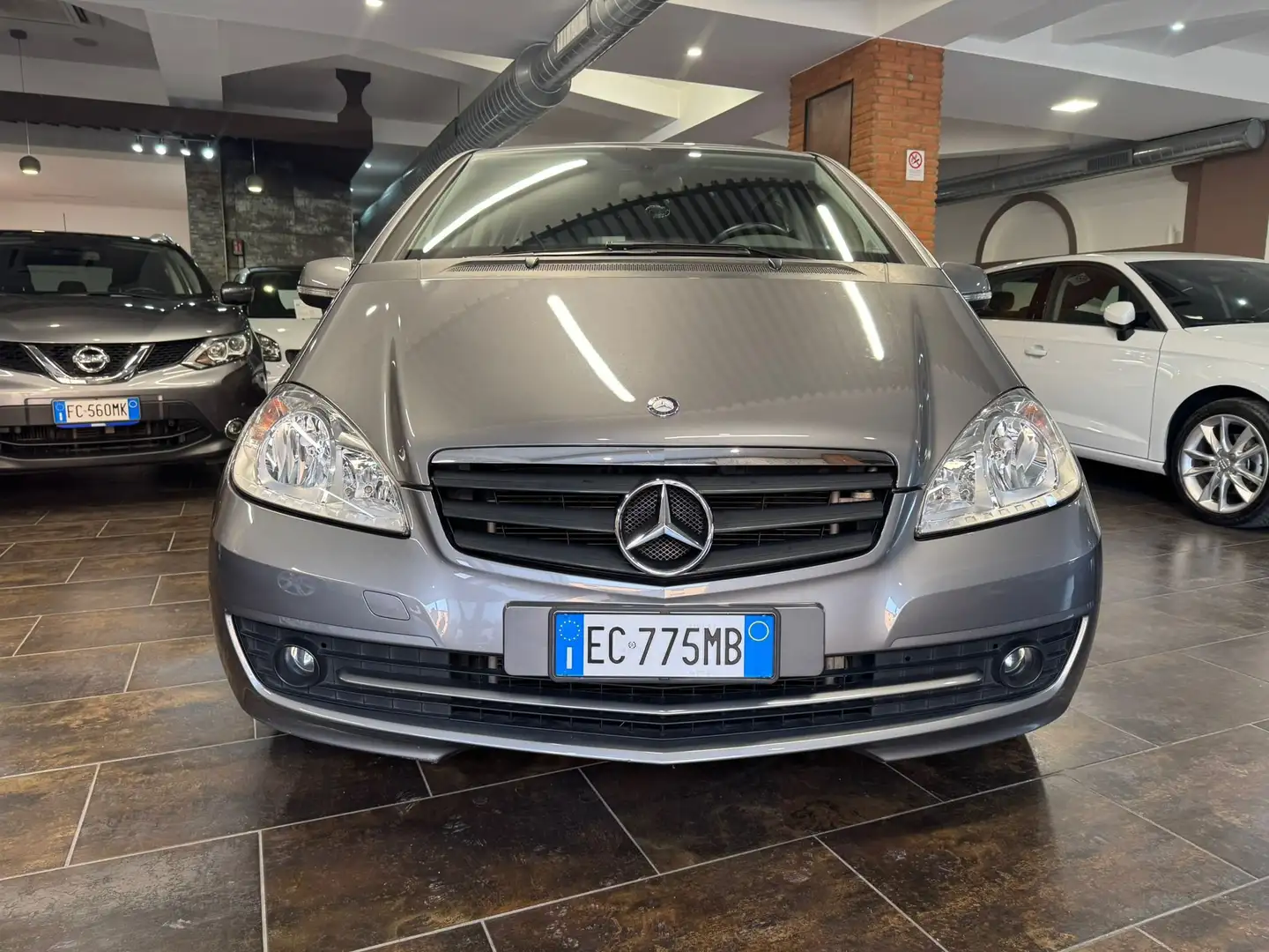 Mercedes-Benz A 160 Classe A - W/C 169 (150) be Grau - 2