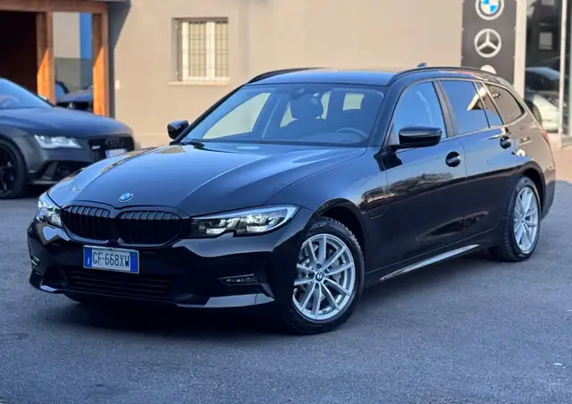 BMW 330 330e xDrive Touring Sport