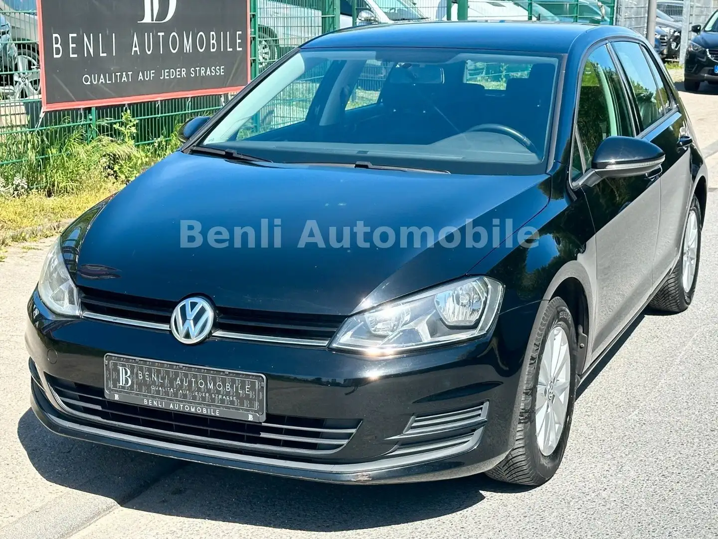 Volkswagen Golf VII Lim. Trendline BMT/KLIMA/START-STOP/TÜV Zwart - 1