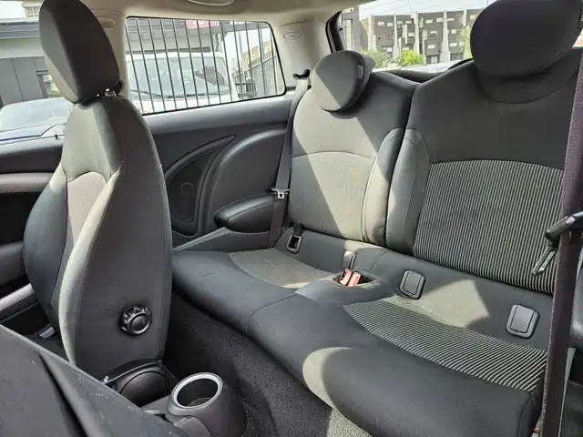 Mini Hatch view 6