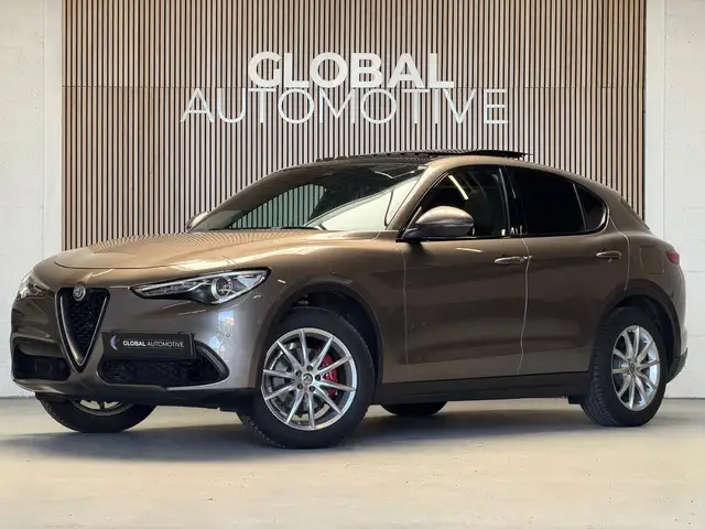 Alfa Romeo Stelvio 2.0 T AWD Super - 280PK - PANORAMADAK- SPORTSTOELE