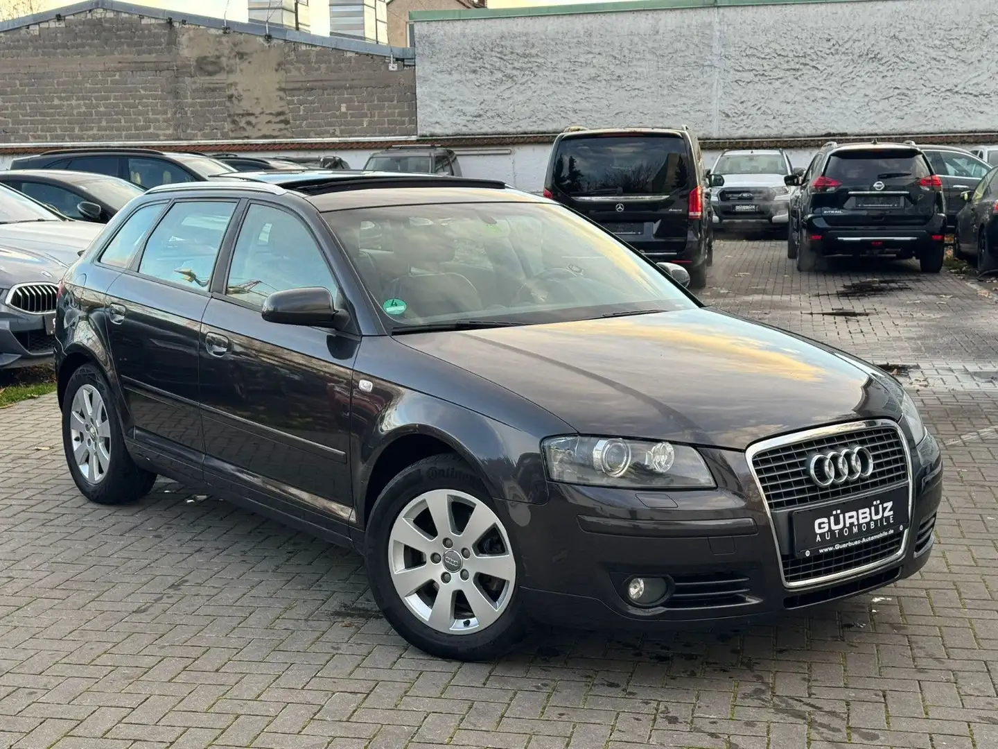 Audi A3 Sportb 2.0 FSI Ambiente Autom*Bose+Xen*1.HD Gris - 1