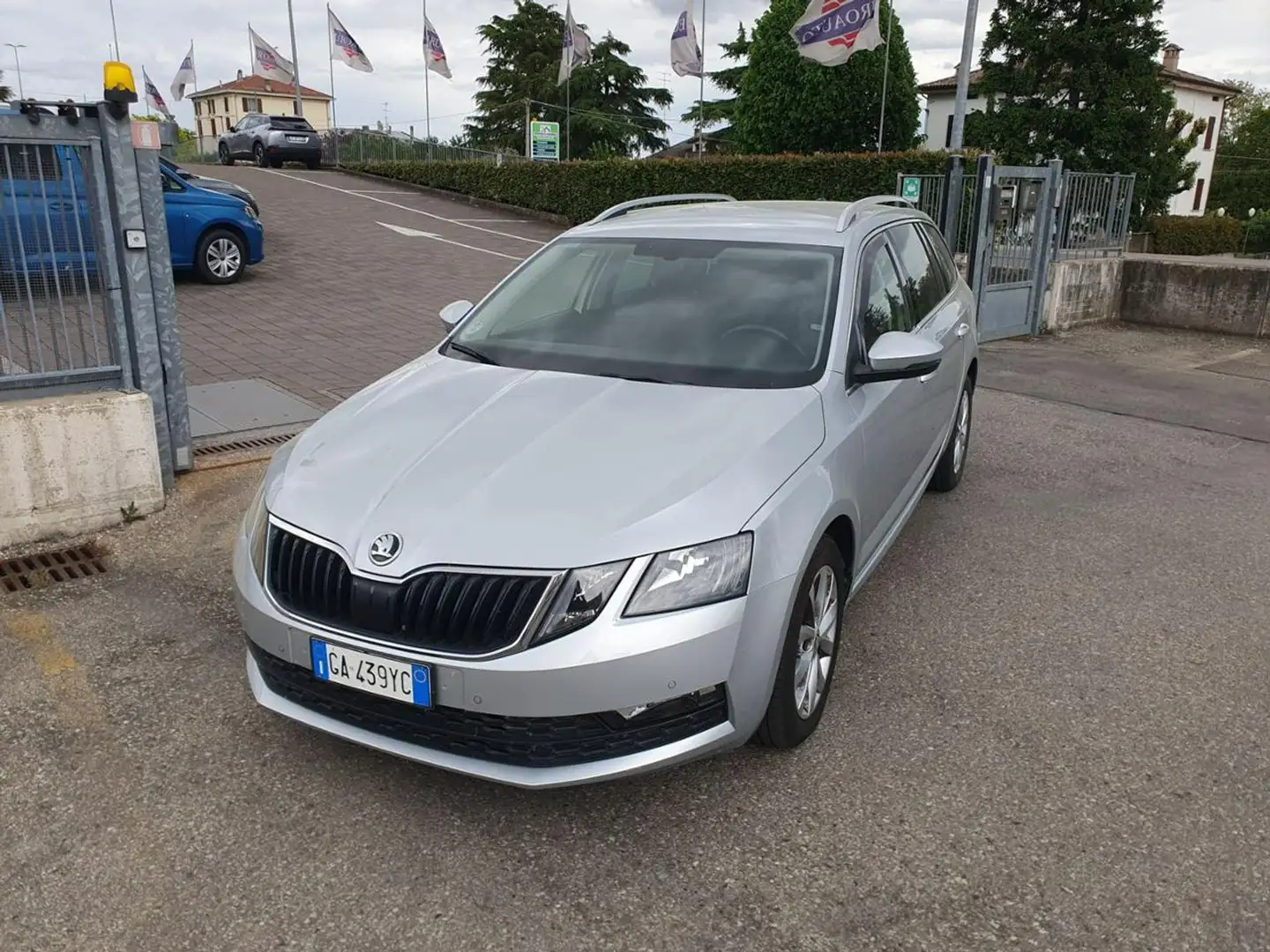 Skoda Octavia 1.5 DSG Wagon Executive G-Tec Argento - 1