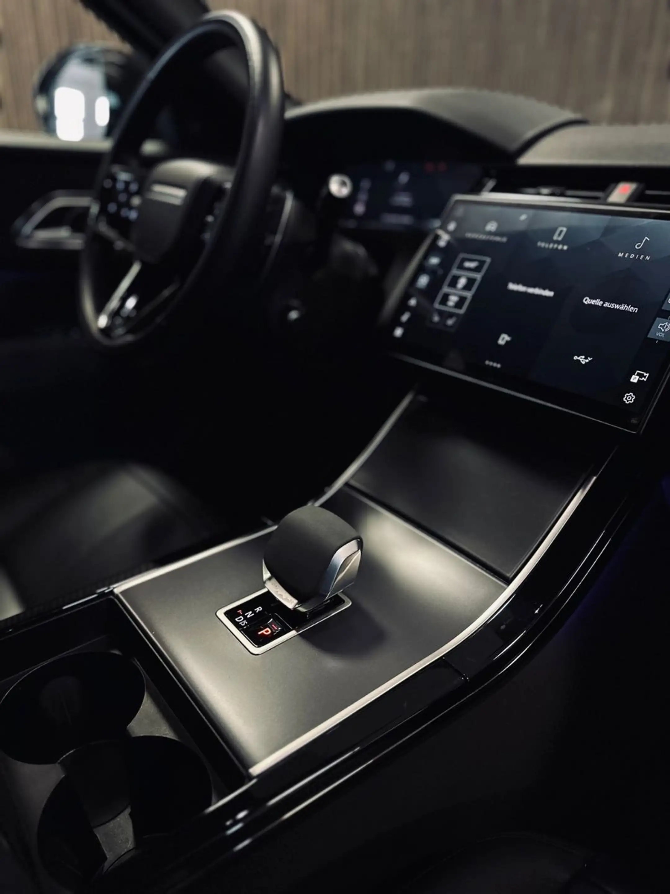 Land Rover Range Rover Velar RangeRover Velar 3.0 D300 DYNAMIC SE AWD Facelif — photo 9