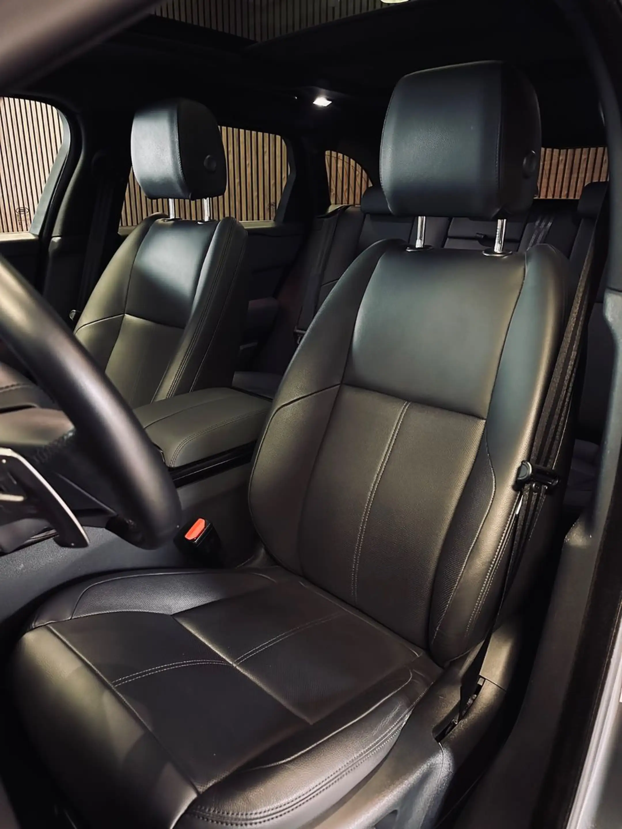 Land Rover Range Rover Velar RangeRover Velar 3.0 D300 DYNAMIC SE AWD Facelif — photo 12
