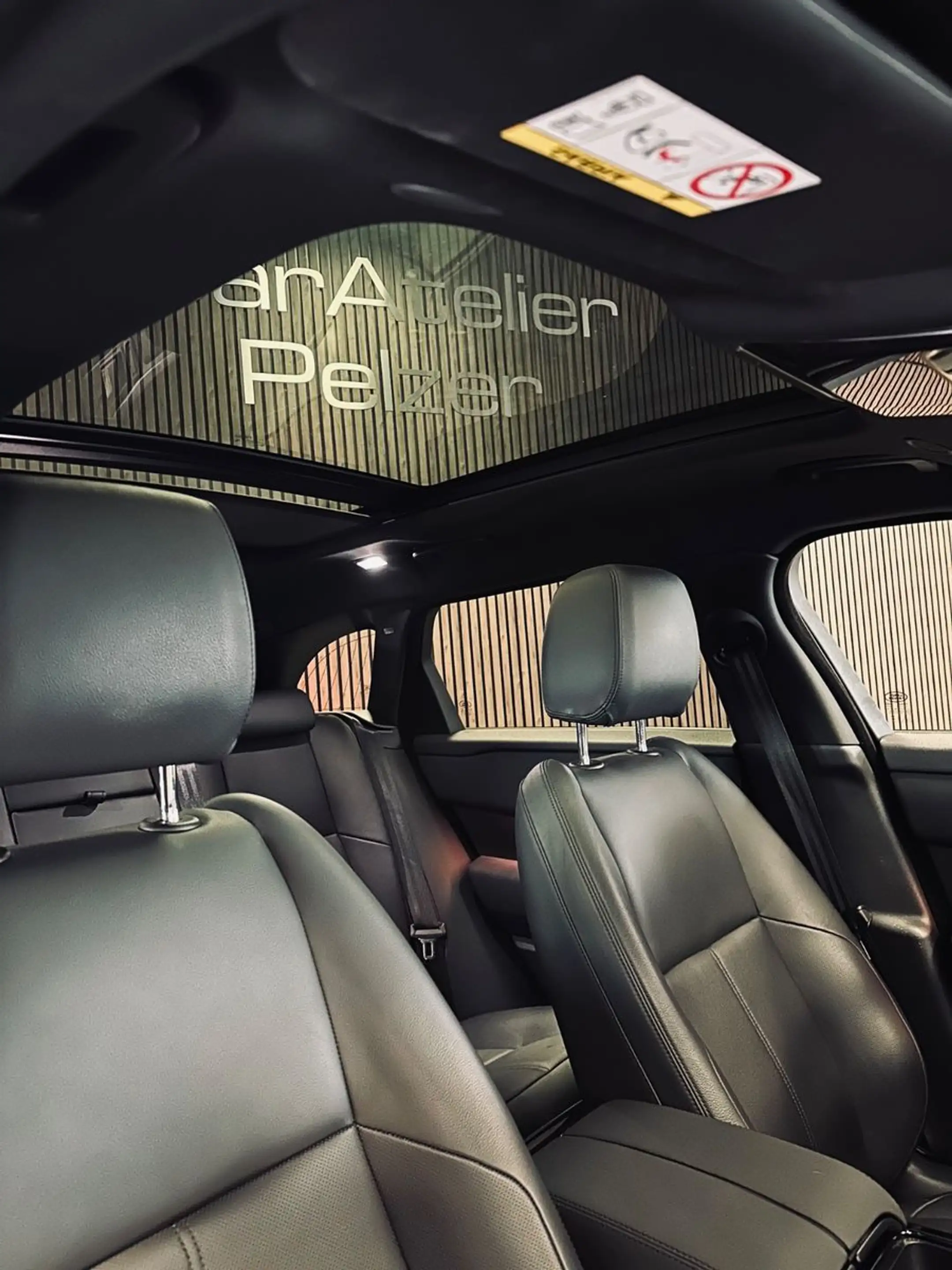 Land Rover Range Rover Velar RangeRover Velar 3.0 D300 DYNAMIC SE AWD Facelif — photo 13