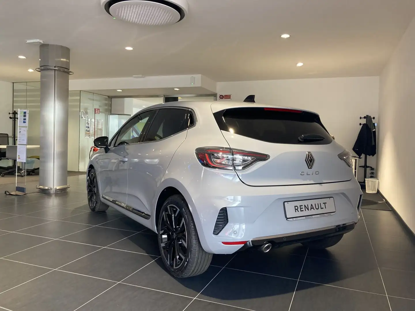 Renault Clio ECO-G 100 CV Techno Grigio - 2