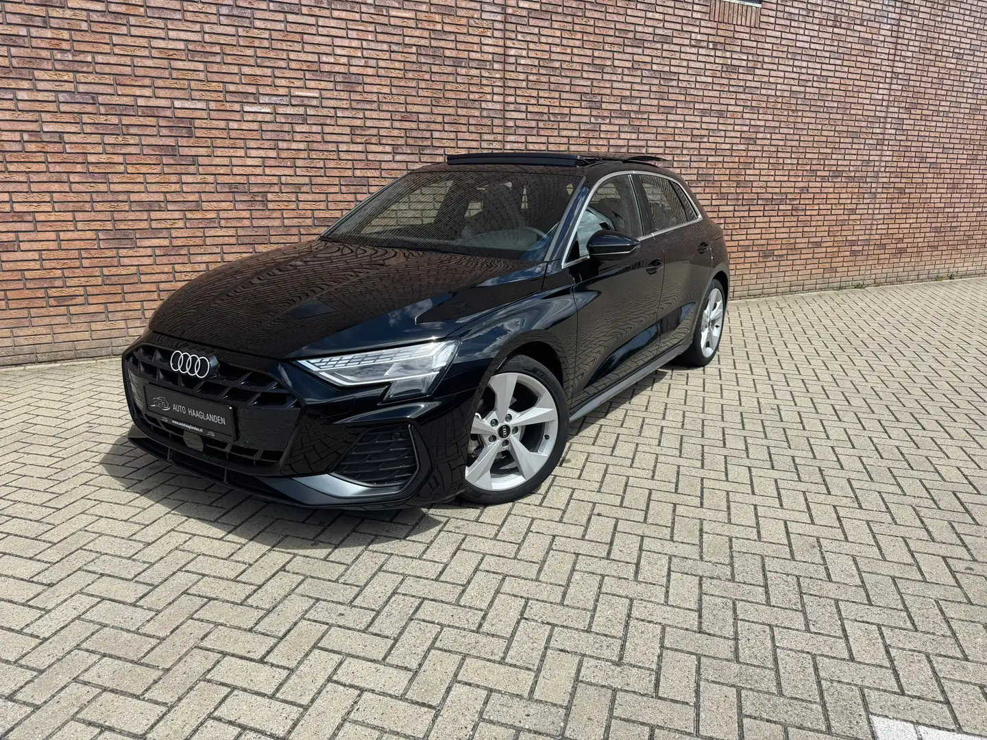 Audi A3 Sportback 35 TFSI S-Edition-Pano-Keyless-Sonos-Amb Noir - 2