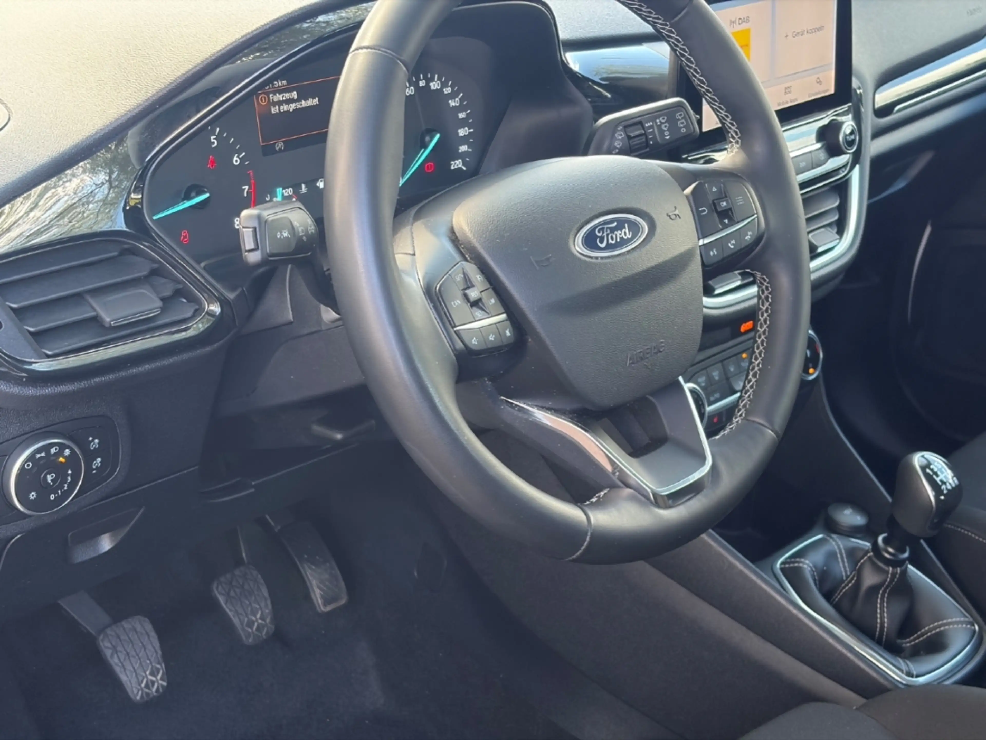 Ford Fiesta 1.0 EcoBoost Titanium — photo 8
