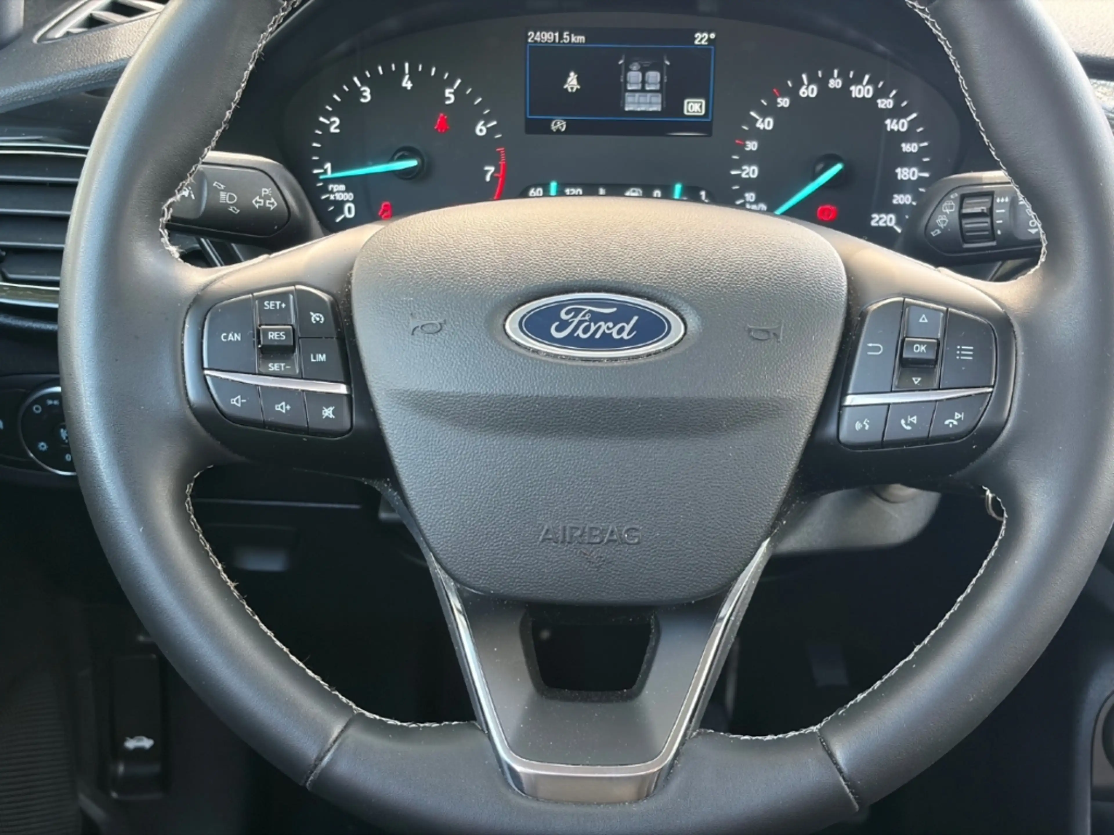 Ford Fiesta 1.0 EcoBoost Titanium — photo 11