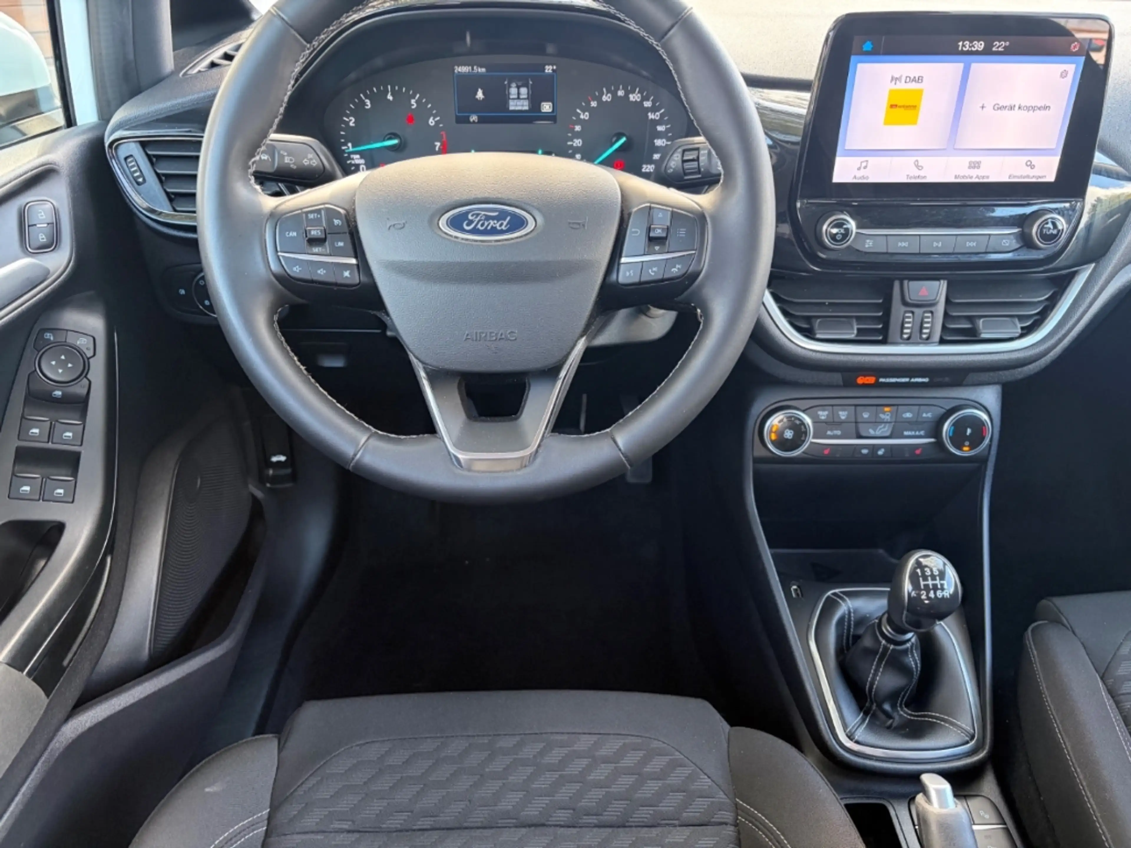 Ford Fiesta 1.0 EcoBoost Titanium — photo 10