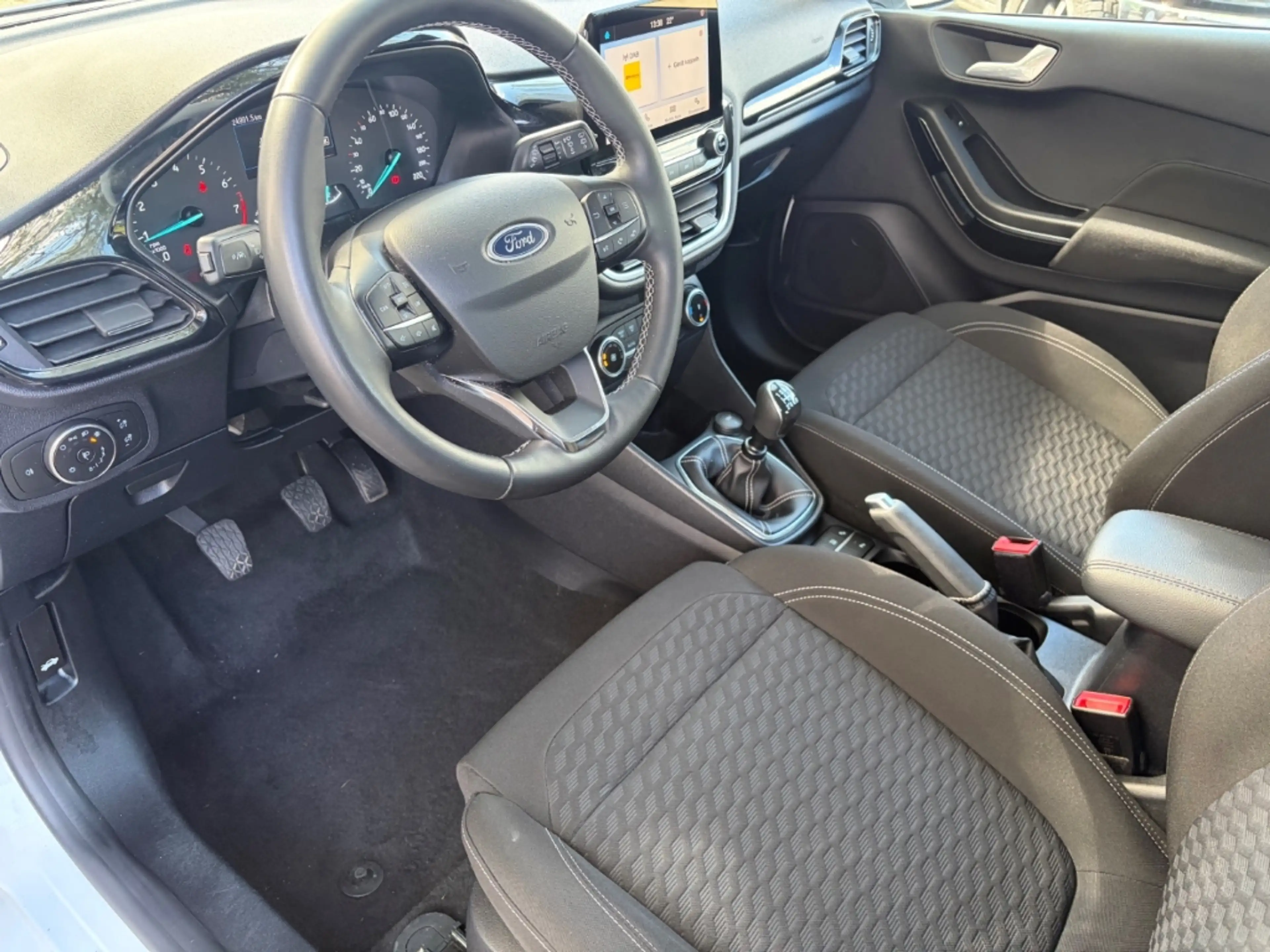 Ford Fiesta 1.0 EcoBoost Titanium — photo 7