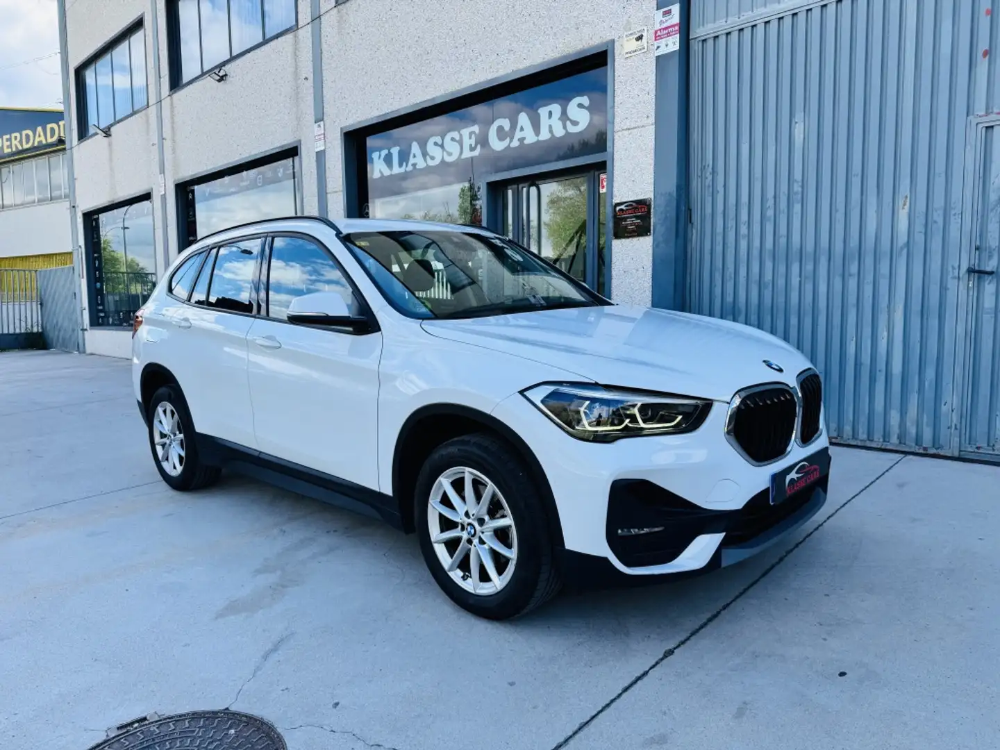 BMW X1 sDrive 18dA Blanc - 1