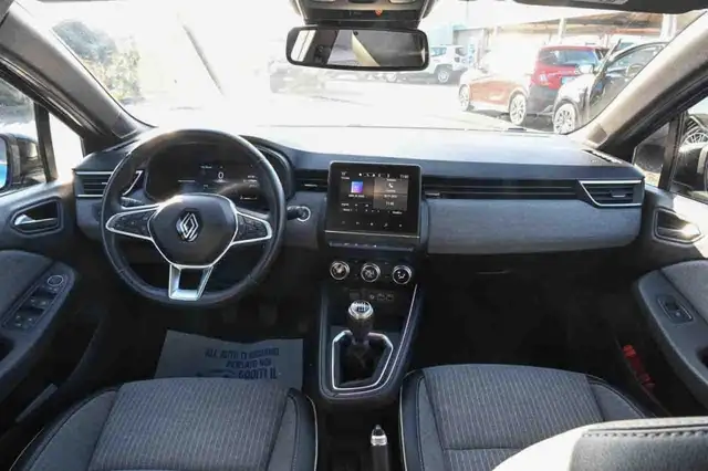 Renault Clio view 11