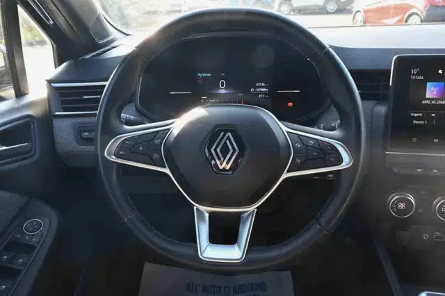Renault Clio view 16