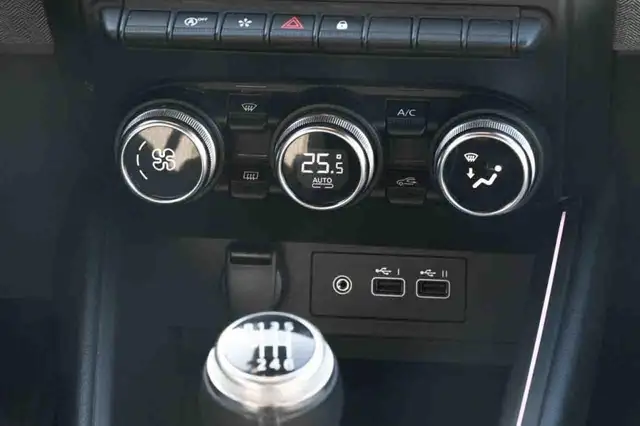 Renault Clio view 19