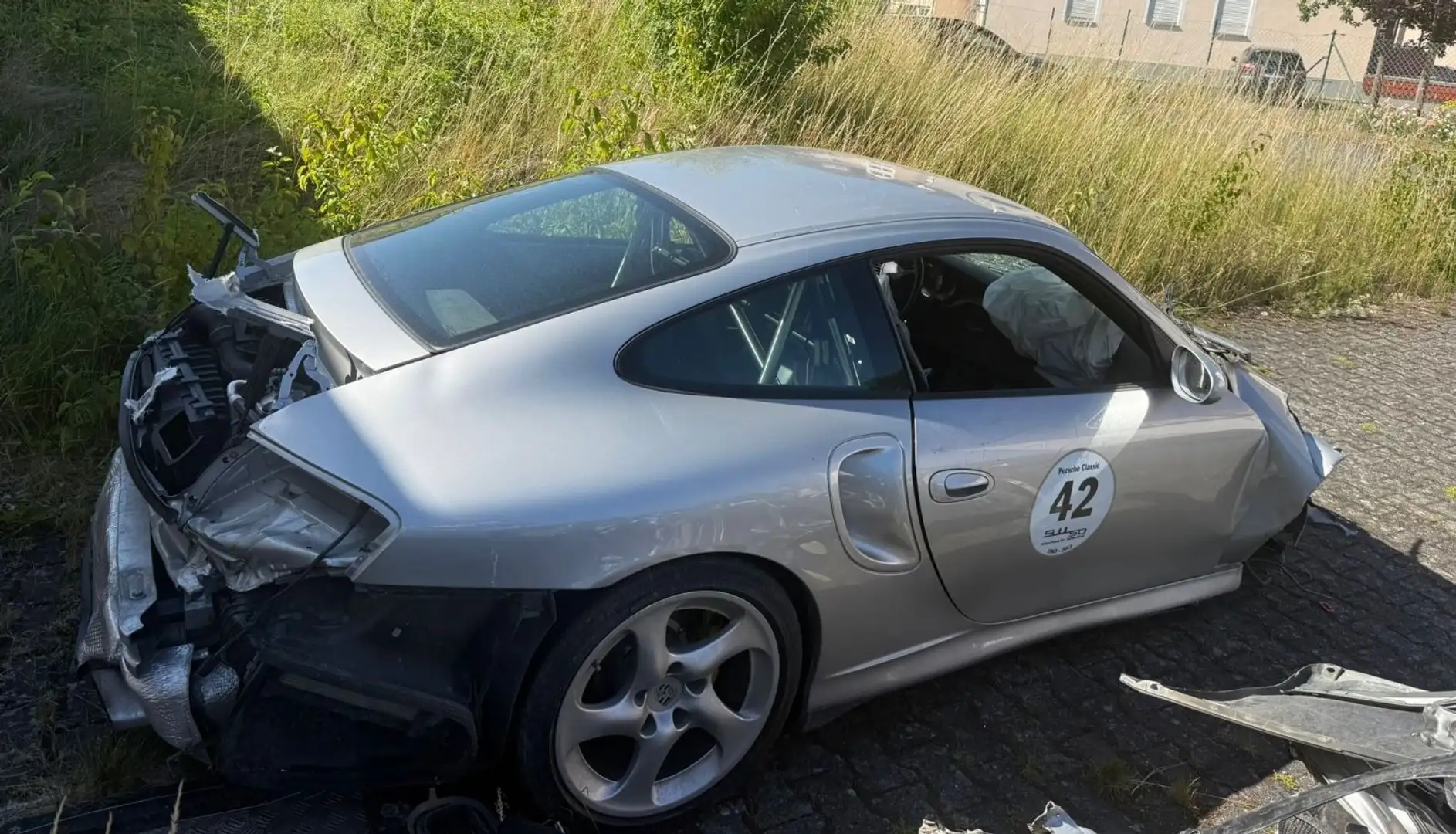 Porsche 996 911 (996) GT2 UNFALL Zilver - 1