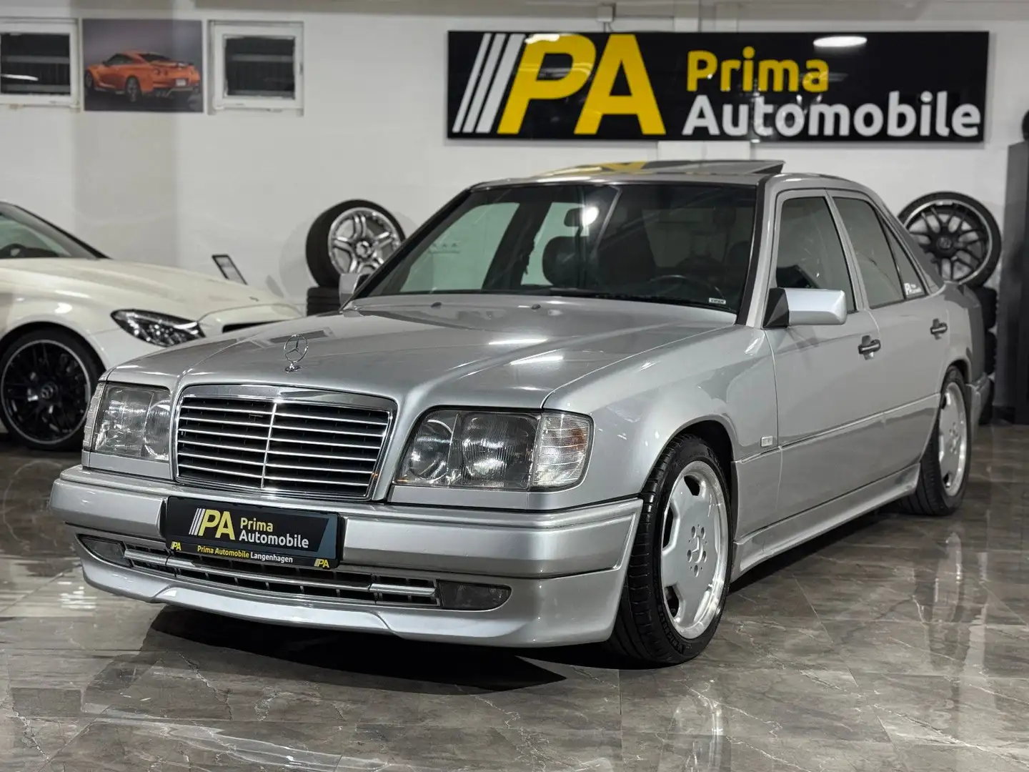 Mercedes-Benz 320 E Lim. W124 AMG-Paket Leder Top Zustand Argintiu - 1