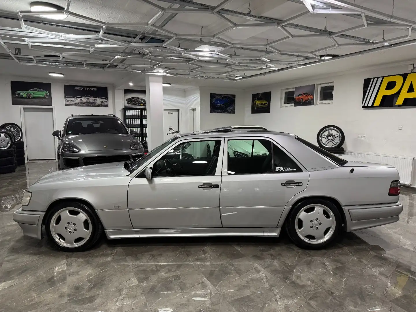 Mercedes-Benz 320 E Lim. W124 AMG-Paket Leder Top Zustand Argintiu - 2