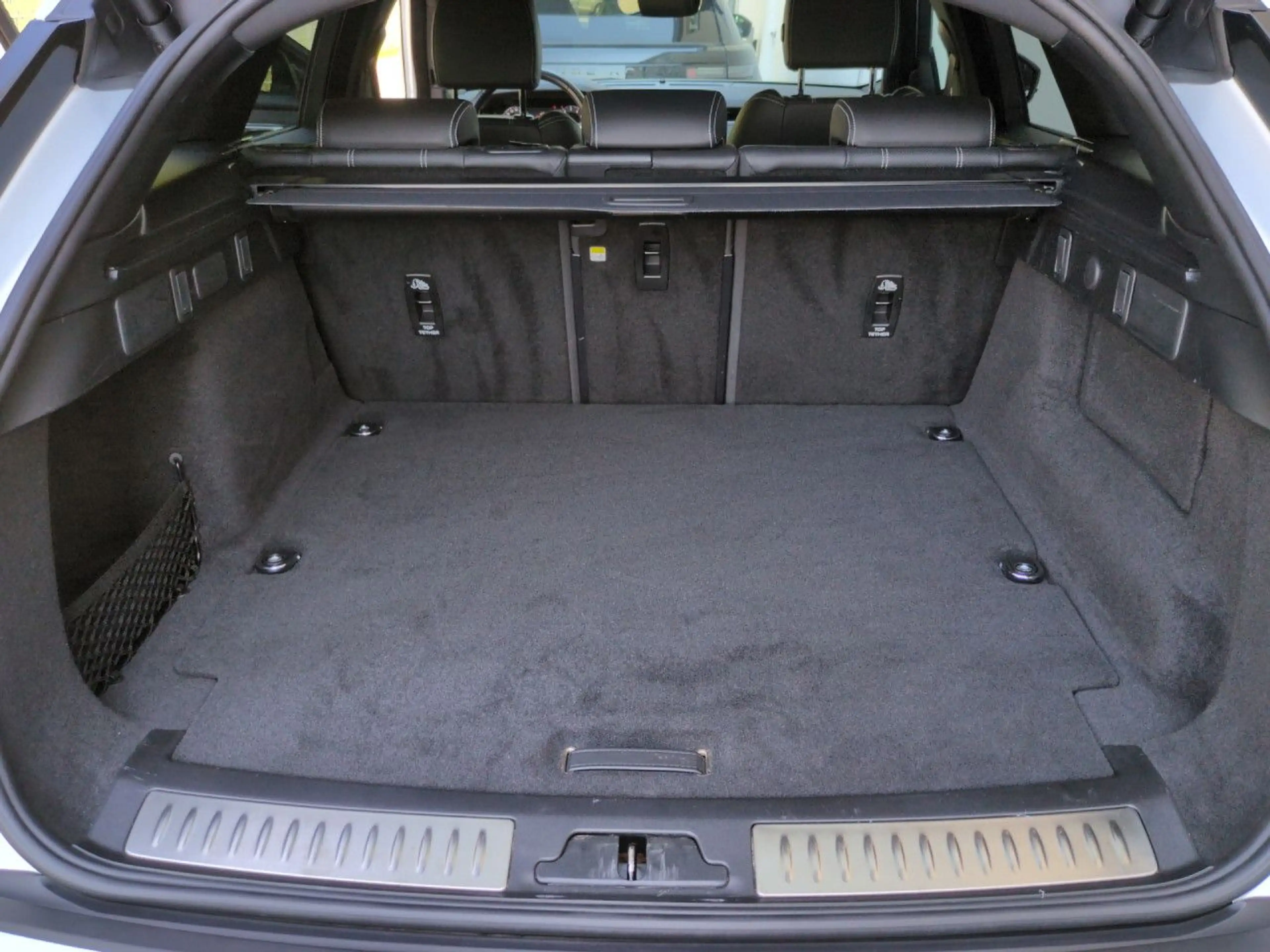 Land Rover Range Rover Velar P400e Hybrid S Pano Bluetooth — photo 12