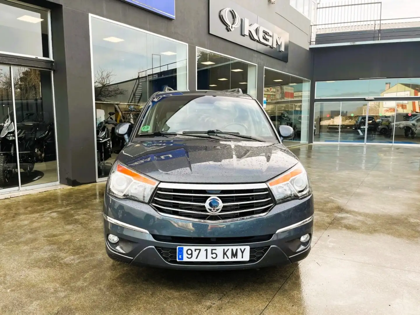 SsangYong Rodius D22T Premium Aut. Grau - 2