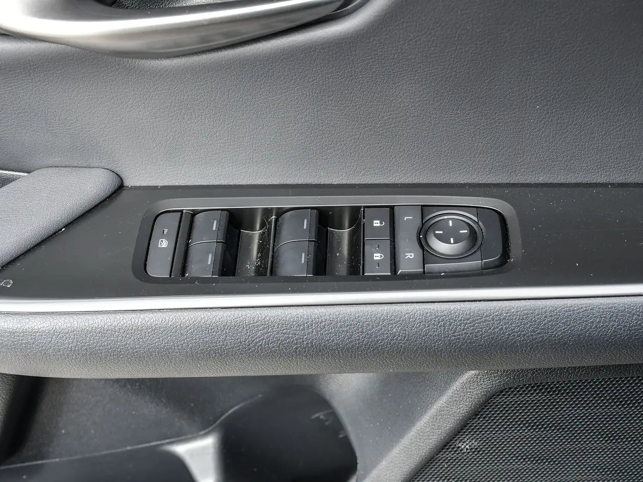 Lexus UX снимка Lexus UX